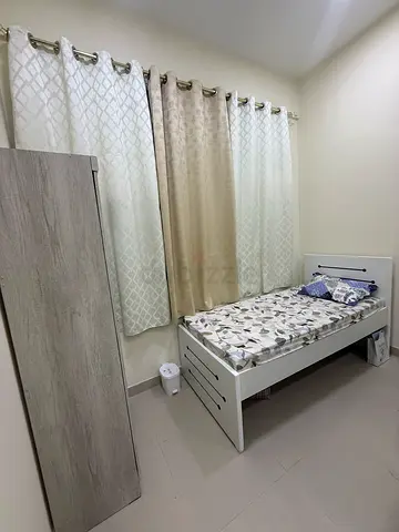 Fully Furnished NEW Executive Bed Space sharing with one Executive, studio Flat