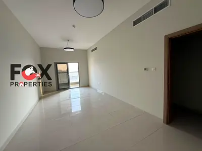 أفخم وأكبر شقة بالجرف 2! 3 غرف نوم + صالة منفصلة، 4 حمامات، خزائن حائط، بلكونة إطلالة مفتوحة، وباركينج مجاني. 64,000 درهم (4 أو 6 دفعات