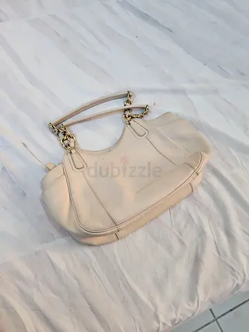 Cream leather shoulder bag with chain detail - good condition