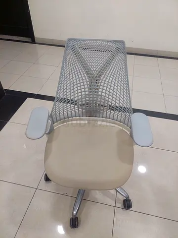 Selling Herman Miller Sayl Chair Fully Adjustable Back Support