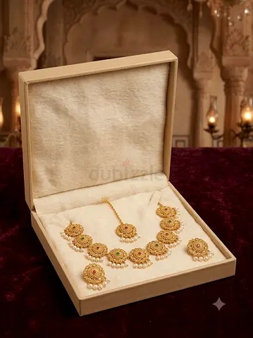 Gold-tone traditional necklace set with matching earrings (unused condition)