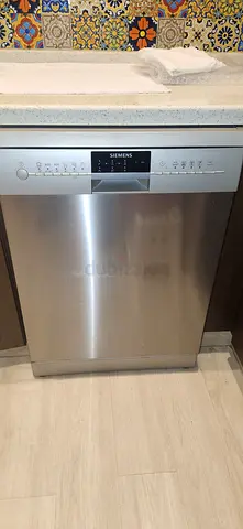 SIEMENS Stainless Steel Built-in Dishwasher - Excellent Working Condition
