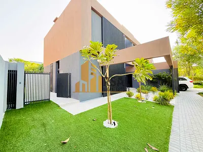 5 bedroom villa || Private pool || like Brand new || Landscaping done