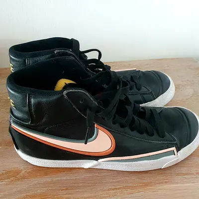 Nike sneakers size US 8.5 (EU 40) - label/photo