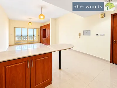 Spacious Studio I Walking Distance to the Mall