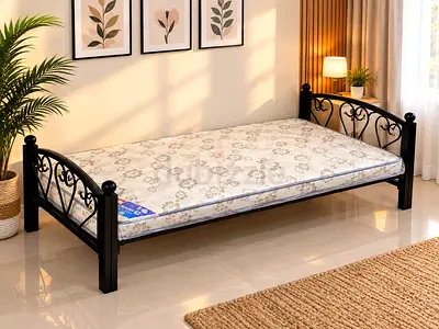 Female single Bedspace in Motor city