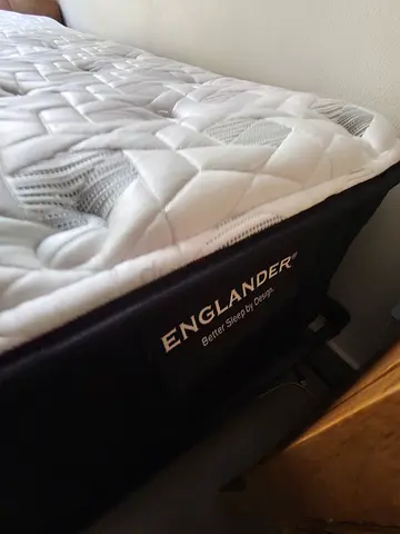 Englander Essex tight top mattress 200cm*200cm basically new. 3months. Just go big for my apartmet