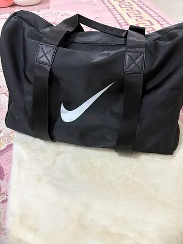 Black Nike Duffel Bag - Spacious gym/ travel bag
