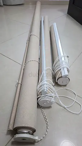 3 Roller blinds / window shades