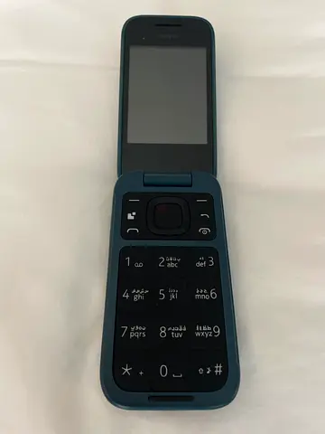 Nokia 2660 Classic flip mobile phone in blue colour - Never used so in perfect condition