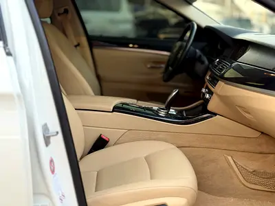 صورة 10 لـ 2014 BMW I5