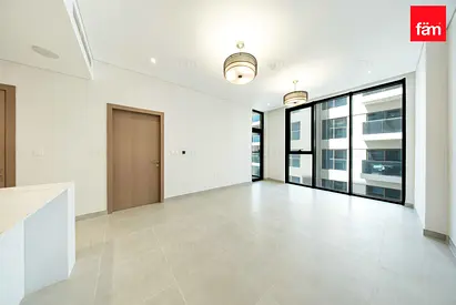 Spacious 1br / High Floor / Prime Location