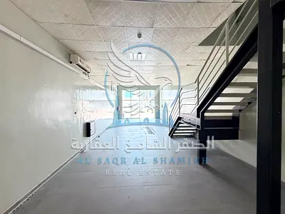 بكهرباء 25KW / مستودع في الصناعية 13 / ميزانين / علي شارع رئيسي / مساحة 2500 مع فاير سيستيم كامل ايجار سنوي