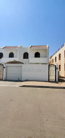 Spacious 3BR Townhouse + Maid Room for Rent in Al Jimi, Al Ain – 5 Minutes Walk to Al Jimi Mall