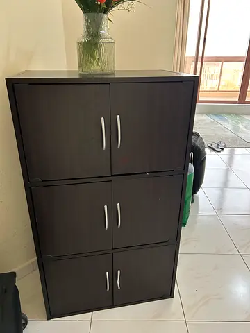 Dark wood 6-door shoe cabinet / storage cupboard in good condition