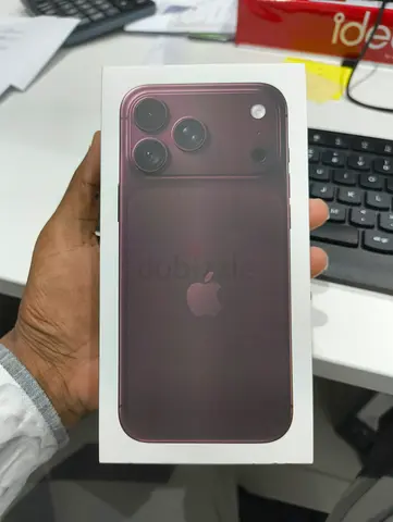 I phone 18 pro max Burgundy 256 GB