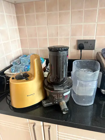 Kuvings Juicer / Juice Extractor - Good Working Condition
