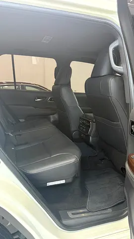 2022 Toyota LAND CRUISER photo 9