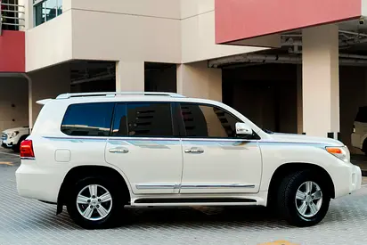 Toyota Land Cruiser GXR | GCC Specs | 2014 | Low Mileage | Stock Condition