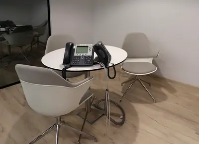 Round conference table and Swivel chairs WHITE