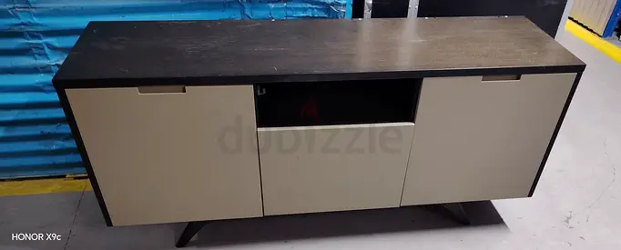 Solid wood TV unit (160L 45W 70H
