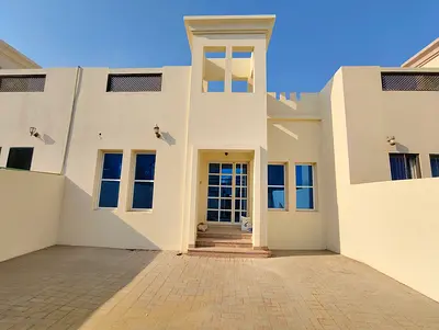 SINGLE STOREY VILLA - 2 BEDROOMS - AWAY FROM FLIGHT PATH
