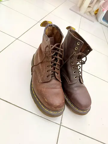 Leather shoes DM