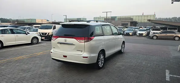 2020 Toyota PREVIA photo 10