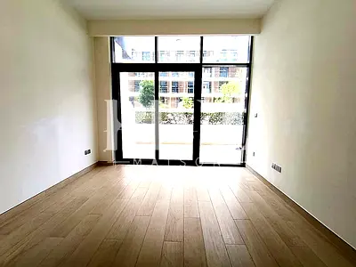 Spacious Apartment | large private terrace | Meydan