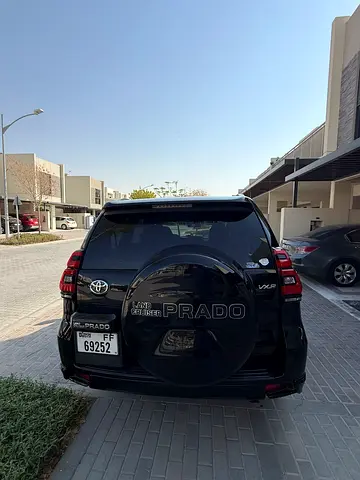 2019 Toyota PRADO photo 3