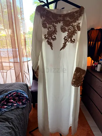 Elegant white dress with brown lace applique - knee length