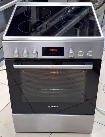 Free delivery Bosch freestanding electric cooker 60 cm good condition