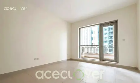 Studio / Vacant /Full Pool View