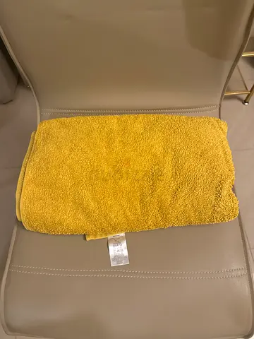 Yellow cotton towel - gently used