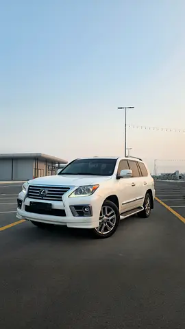 2013 Lexus LX 570 Sport GCC Specs