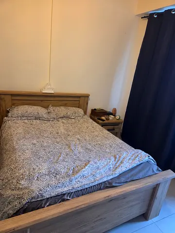 Wood Queen size frame with Headboard and Footboard - Light Oak Finish + Silentnight mattress
