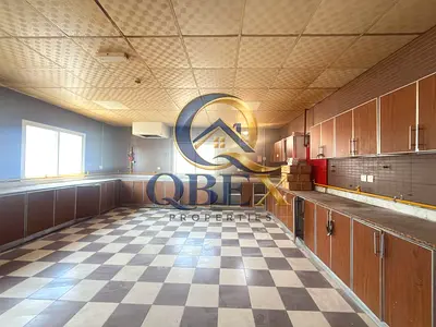 مبنى كامل يضم 19 وحدة متاح لسكن العمالة
