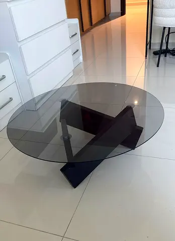 Flawless Condition LIODUX Round Glass Coffee Centre Table, 6 month old. (80x80x31CM).Solid Wood Legs