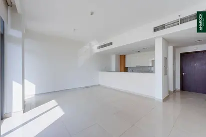 Low Floor | Pool View | Easy Access To Road