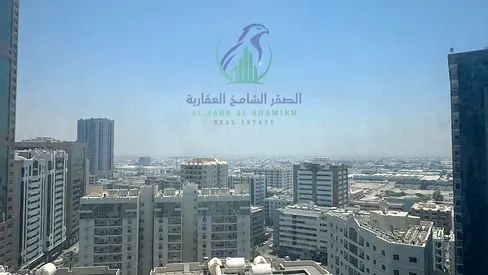 شقة غرفتين وصالة للإيجار السنوي في المجاز 2 الشارقة غرفة ماستر وثلاث حمامات وباركينغ مجاني