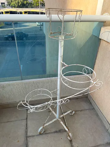 Plant pot stand