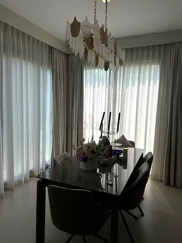AMAZING TABLE