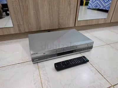 Sony Video Multisystem VHS-DVD Combo VCR Player with Remote in excellent working condition