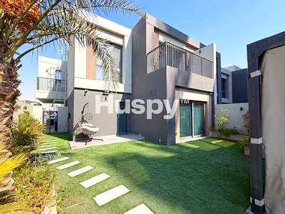 Upgraded | Vacant | Corner Plot