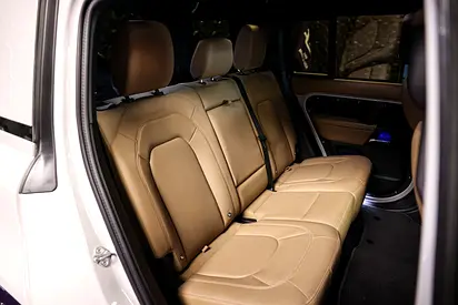 صورة 7 لـ 2026 LAND Rover DEFENDER