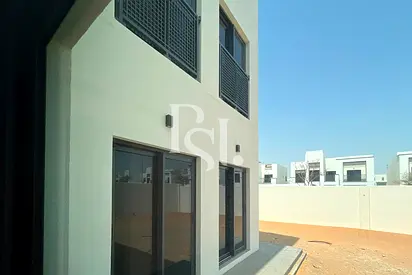 Single Row | Amazing location | Spacious Villa!
