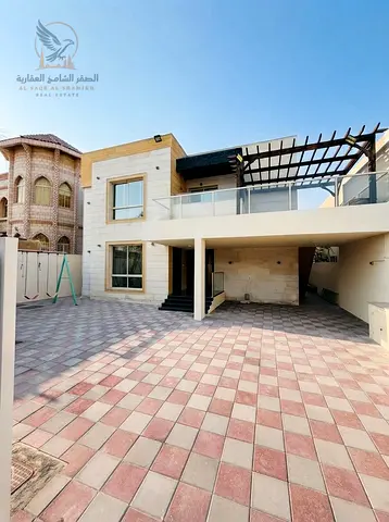 فيلا تجارية مع حوش للايجار في المويهات 1