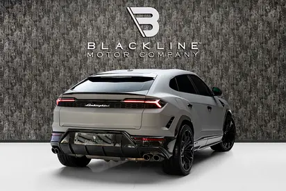 2025 Lamborghini URUS — фото 4