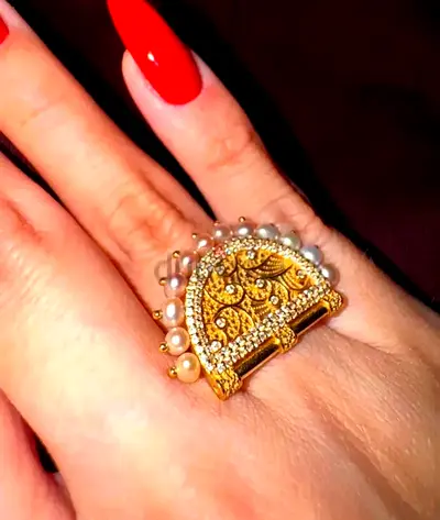 18 KT GOLD RING