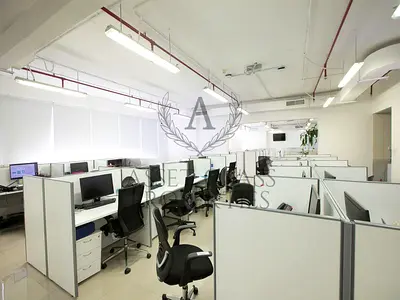 Bright Workplace | Larger Layout | Vacant Office